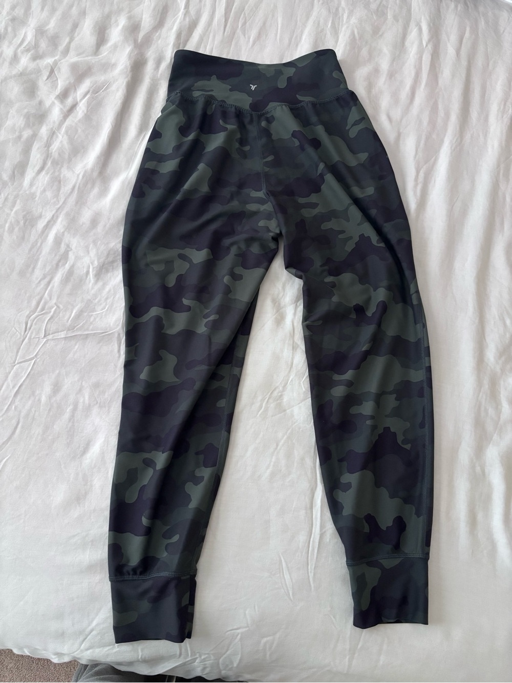 Womens Camo High-Waist Joggers - Dark Green/Black